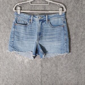 Old Navy Women Size 8 OG Straight Denim‎ Jean Shorts Raw Hem Light Wash